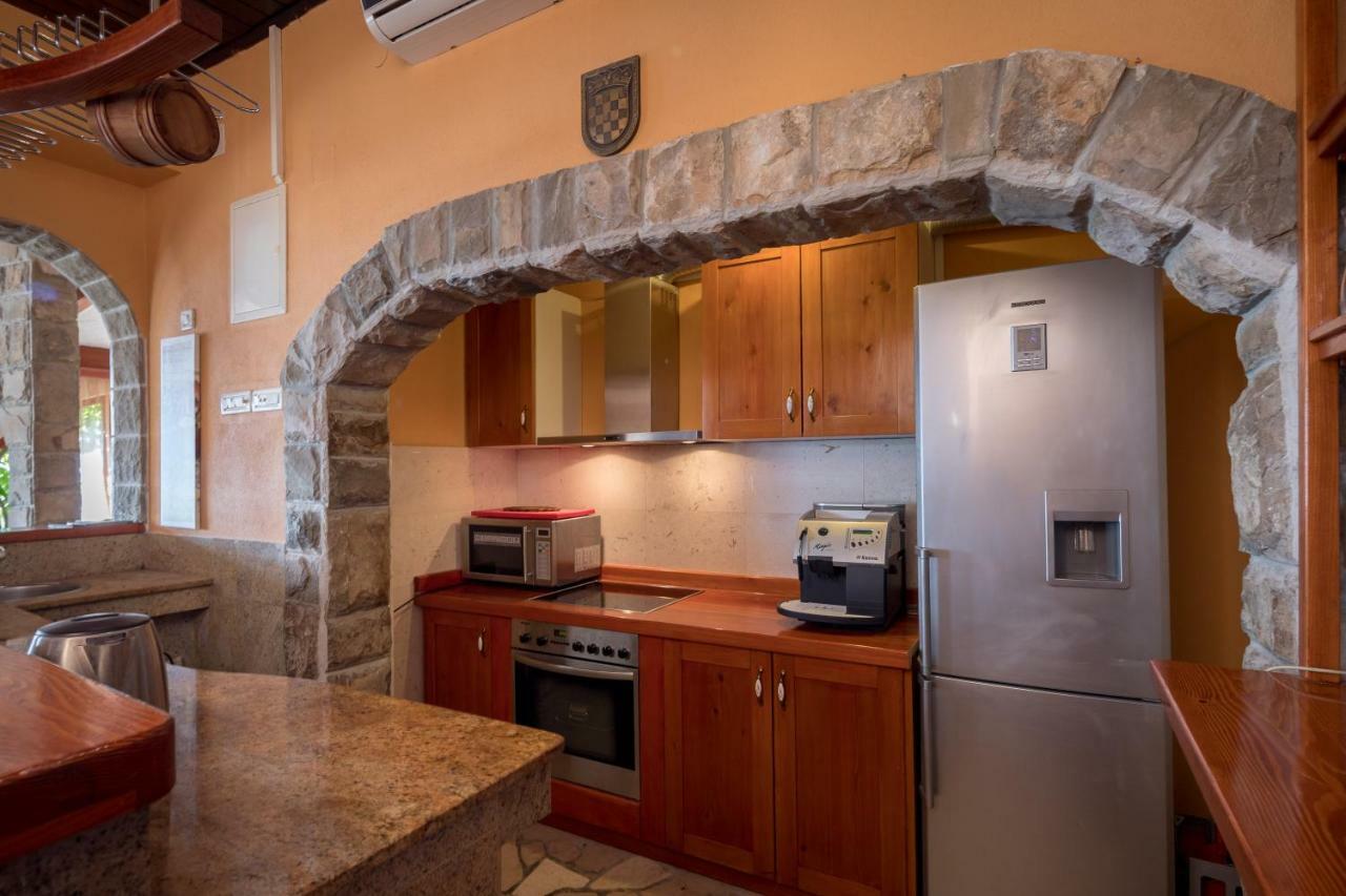 Beach Time Villa Omiš Екстериор снимка